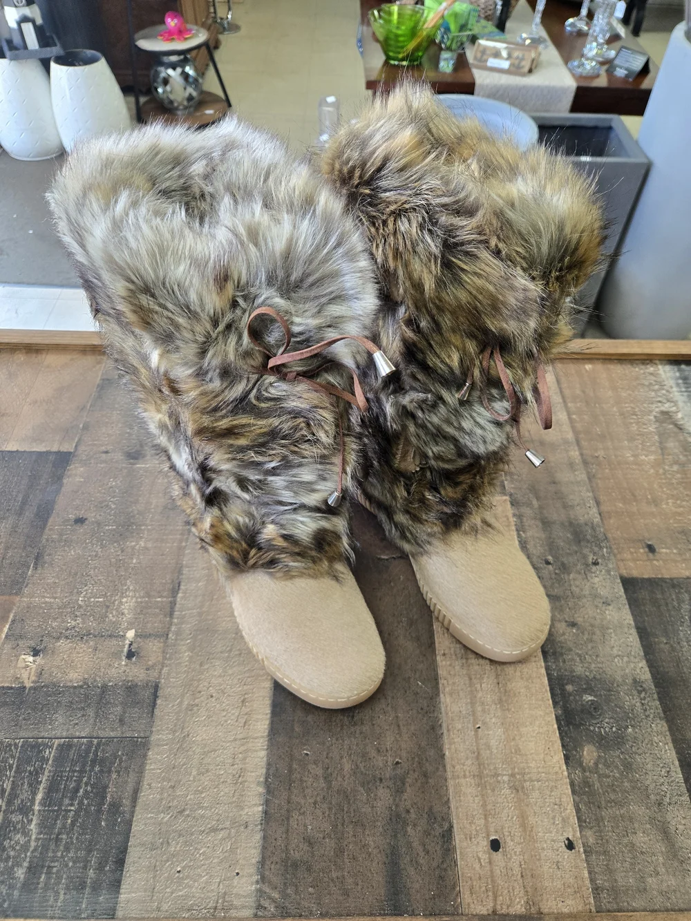 Oscar Sport Julia Ecol Beige Fur Boots Size 9 NIBWT